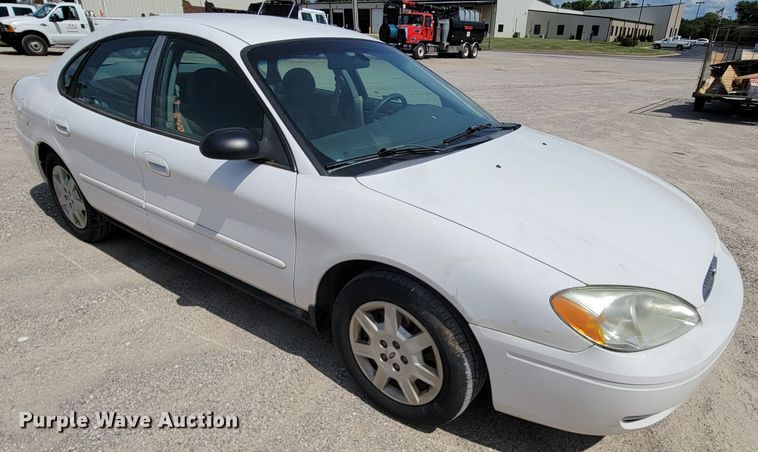 image for item KD9578 2006 Ford Taurus