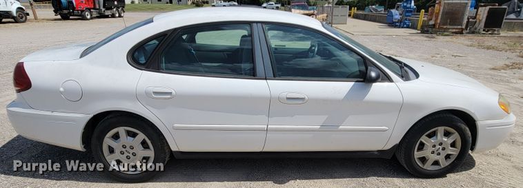 image for item KD9578 2006 Ford Taurus