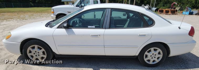 image for item KD9578 2006 Ford Taurus