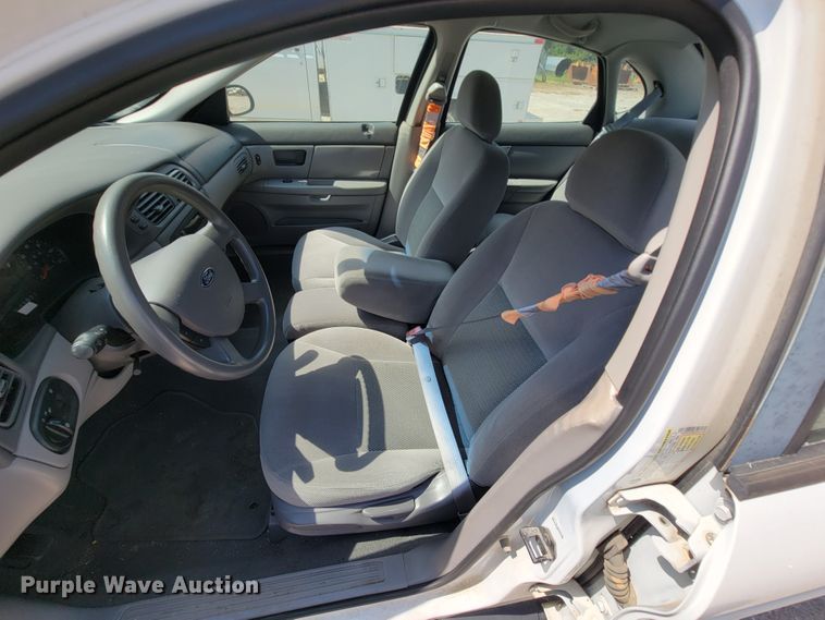 image for item KD9578 2006 Ford Taurus