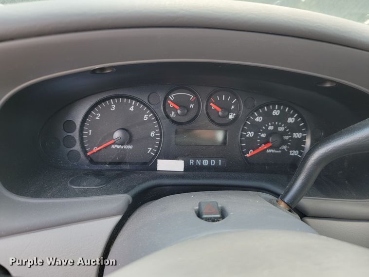 image for item KD9578 2006 Ford Taurus