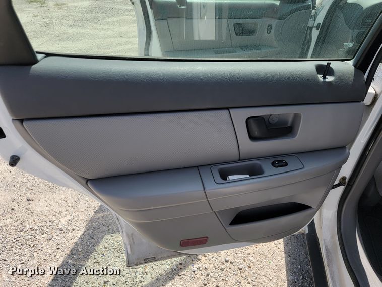 image for item KD9578 2006 Ford Taurus