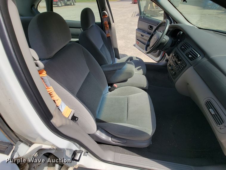 image for item KD9578 2006 Ford Taurus