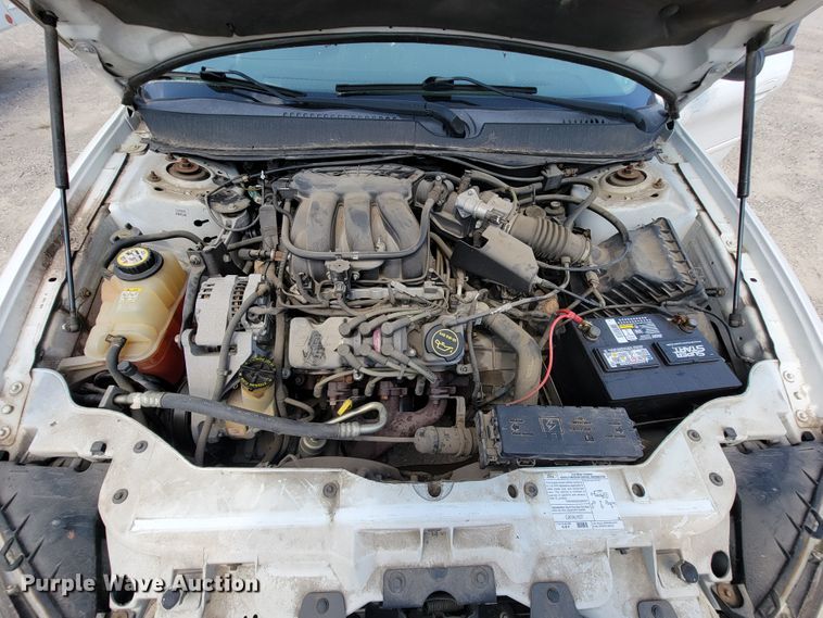 image for item KD9578 2006 Ford Taurus