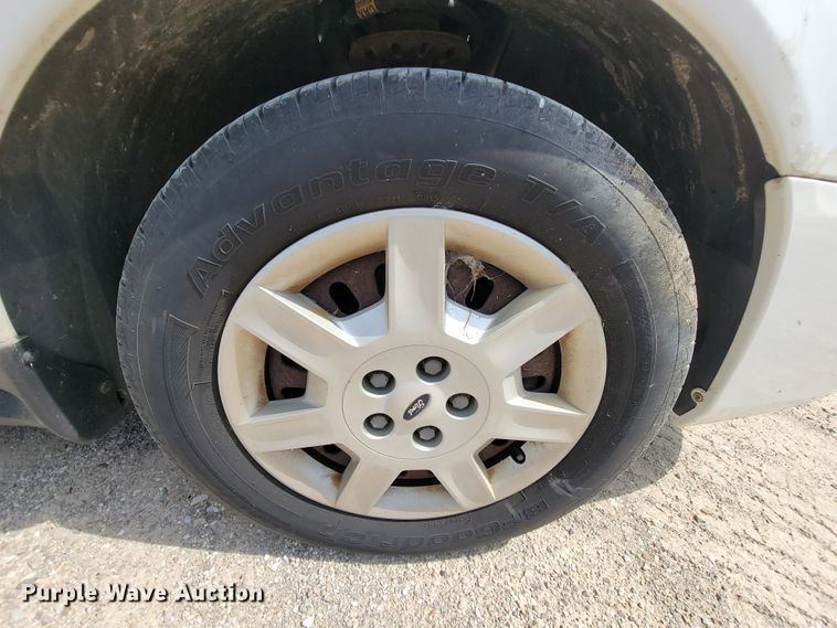 image for item KD9578 2006 Ford Taurus