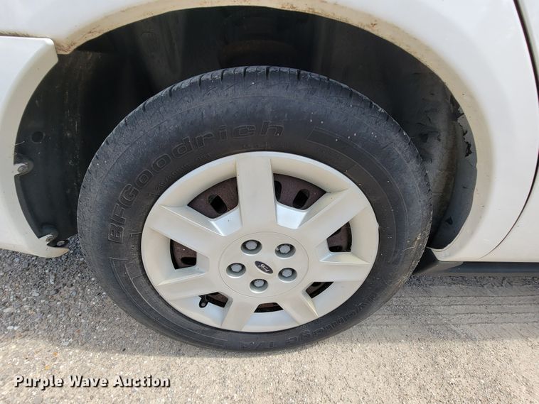 image for item KD9578 2006 Ford Taurus