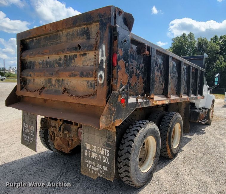 image for item KD9579 2006 Chevrolet C8500  dump truck
