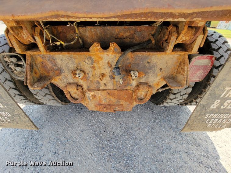 image for item KD9579 2006 Chevrolet C8500  dump truck