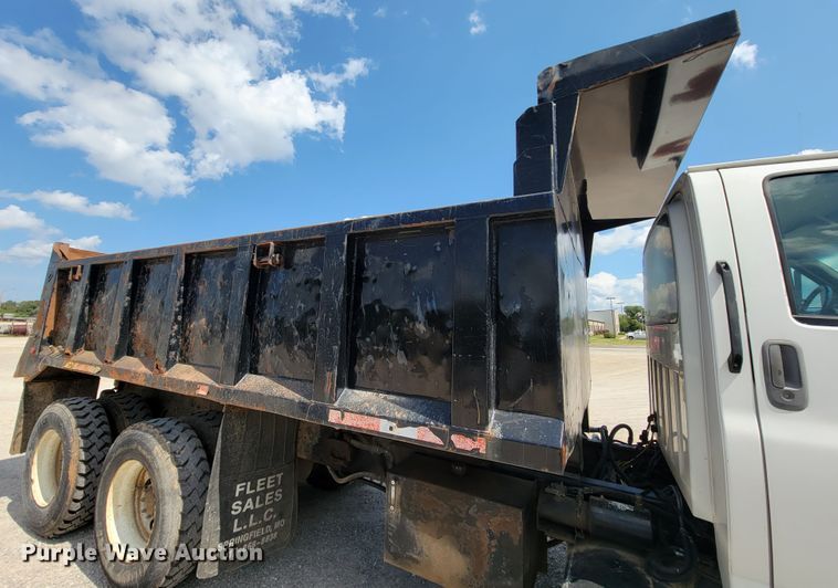 image for item KD9579 2006 Chevrolet C8500  dump truck