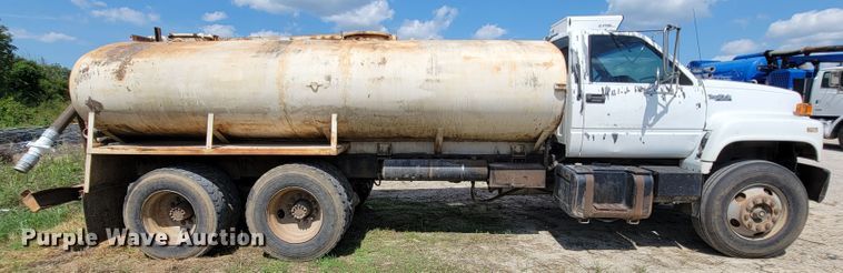 image for item KD9580 1992 Chevrolet TopKick C7500  water truck