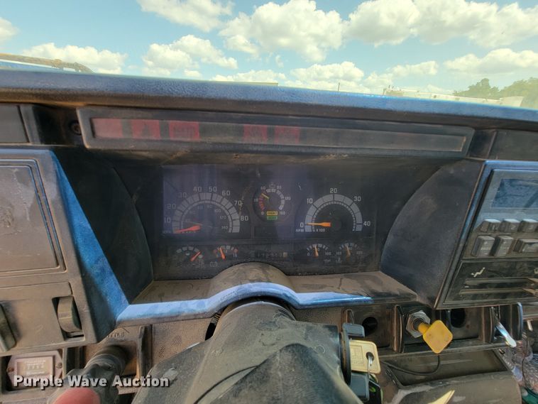 image for item KD9580 1992 Chevrolet TopKick C7500  water truck