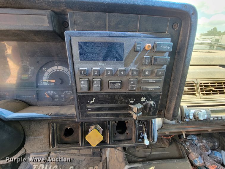 image for item KD9580 1992 Chevrolet TopKick C7500  water truck