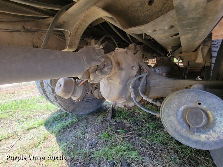 image for item KD9580 1992 Chevrolet TopKick C7500  water truck