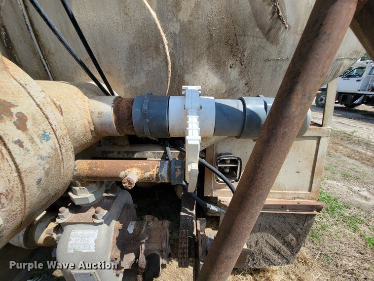 image for item KD9580 1992 Chevrolet TopKick C7500  water truck