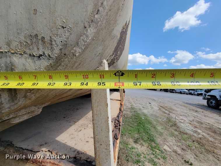 image for item KD9580 1992 Chevrolet TopKick C7500  water truck