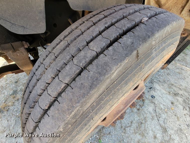 image for item KD9580 1992 Chevrolet TopKick C7500  water truck