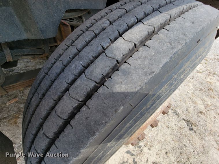 image for item KD9580 1992 Chevrolet TopKick C7500  water truck