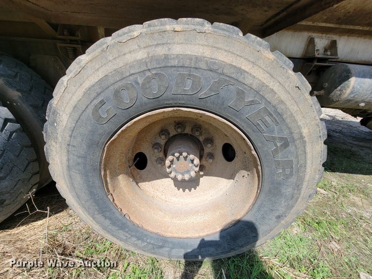 image for item KD9580 1992 Chevrolet TopKick C7500  water truck