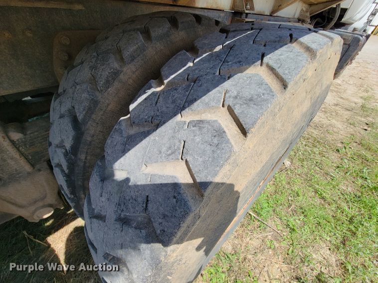 image for item KD9580 1992 Chevrolet TopKick C7500  water truck