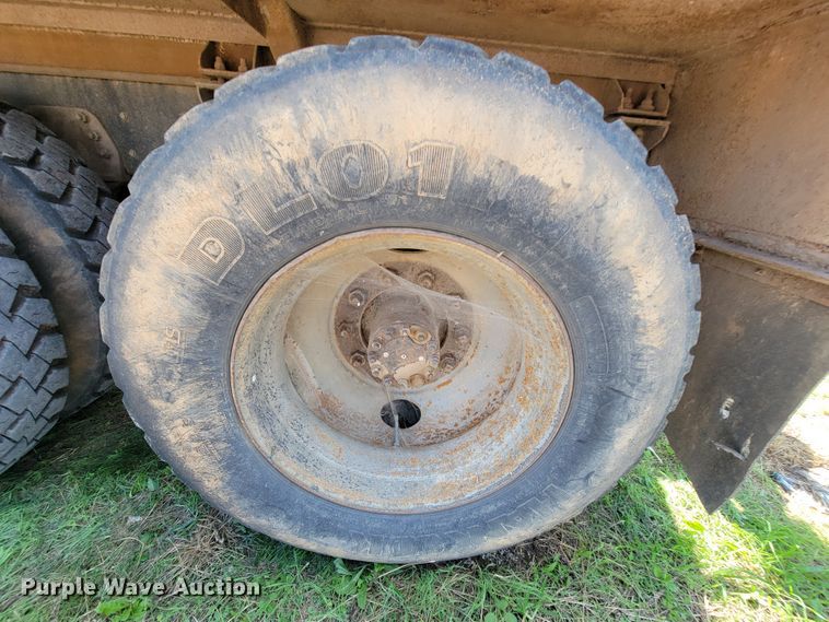 image for item KD9580 1992 Chevrolet TopKick C7500  water truck