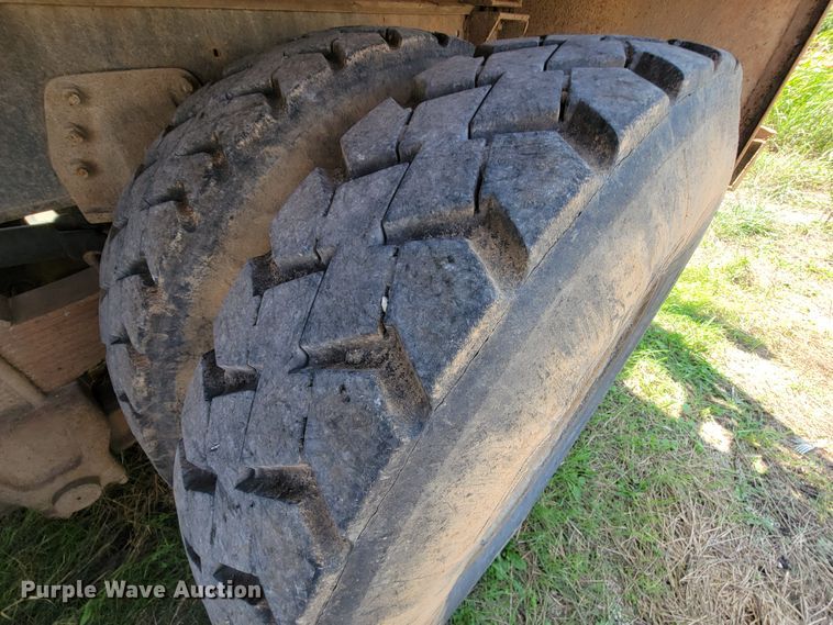 image for item KD9580 1992 Chevrolet TopKick C7500  water truck