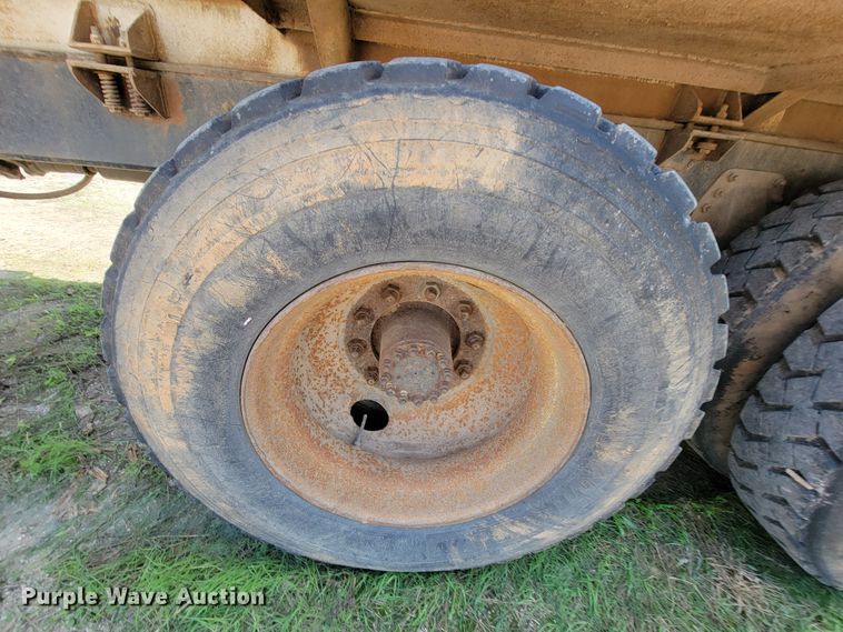 image for item KD9580 1992 Chevrolet TopKick C7500  water truck