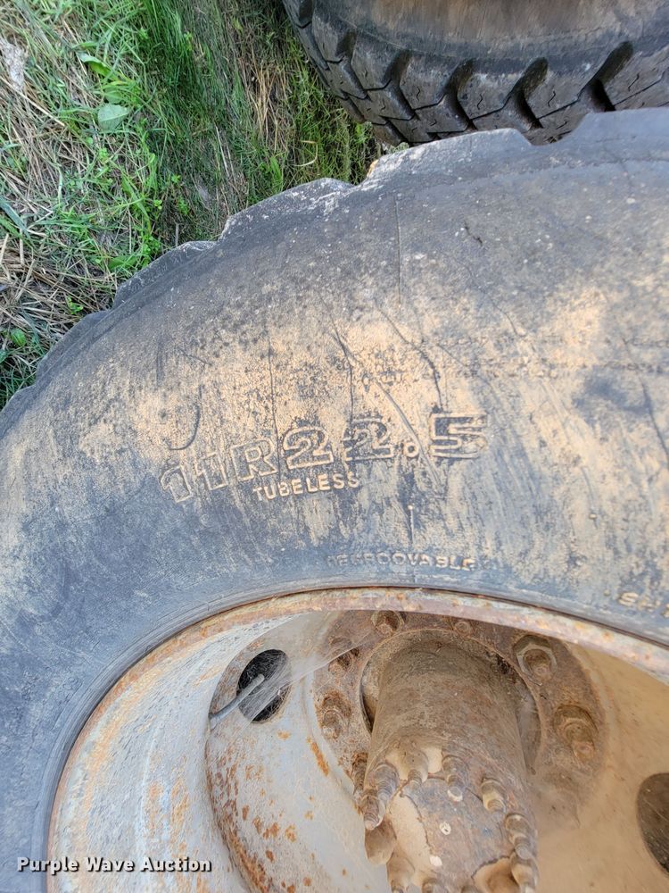 image for item KD9580 1992 Chevrolet TopKick C7500  water truck