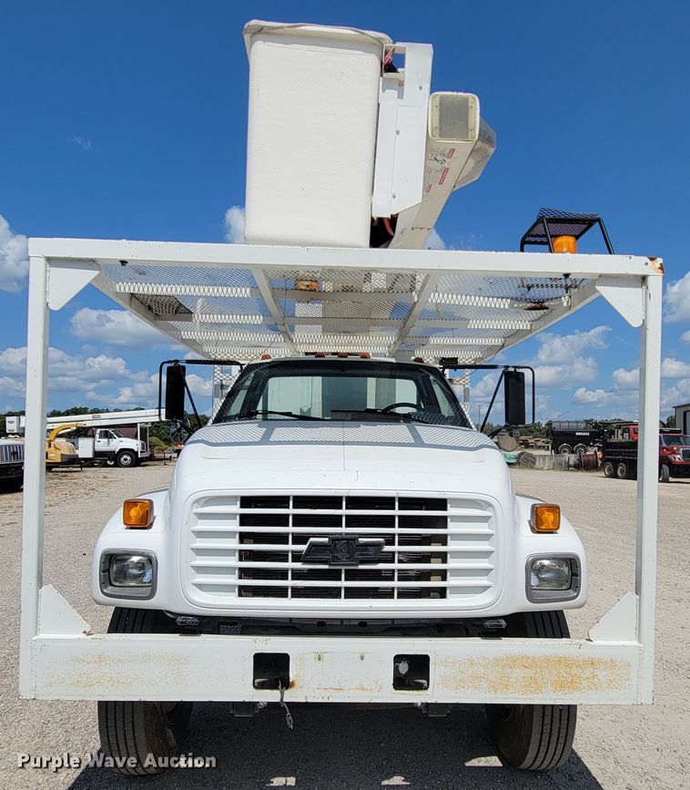 image for item KD9581 2002 Chevrolet C7500  forestry bucket truck