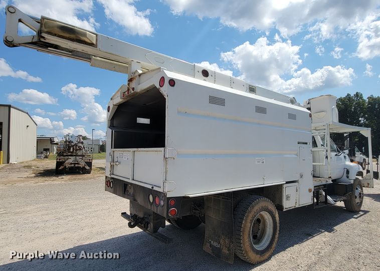 image for item KD9581 2002 Chevrolet C7500  forestry bucket truck