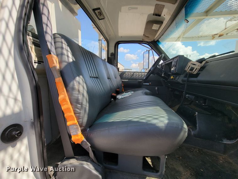 image for item KD9581 2002 Chevrolet C7500  forestry bucket truck