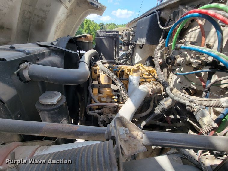 image for item KD9581 2002 Chevrolet C7500  forestry bucket truck