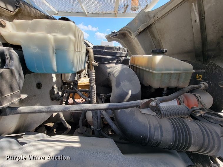 image for item KD9581 2002 Chevrolet C7500  forestry bucket truck