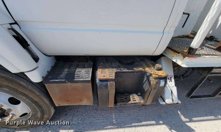 image for item KD9581 2002 Chevrolet C7500  forestry bucket truck