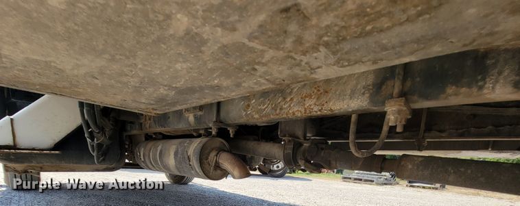 image for item KD9581 2002 Chevrolet C7500  forestry bucket truck