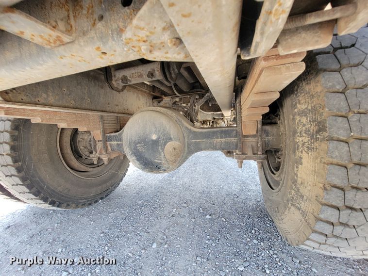 image for item KD9581 2002 Chevrolet C7500  forestry bucket truck