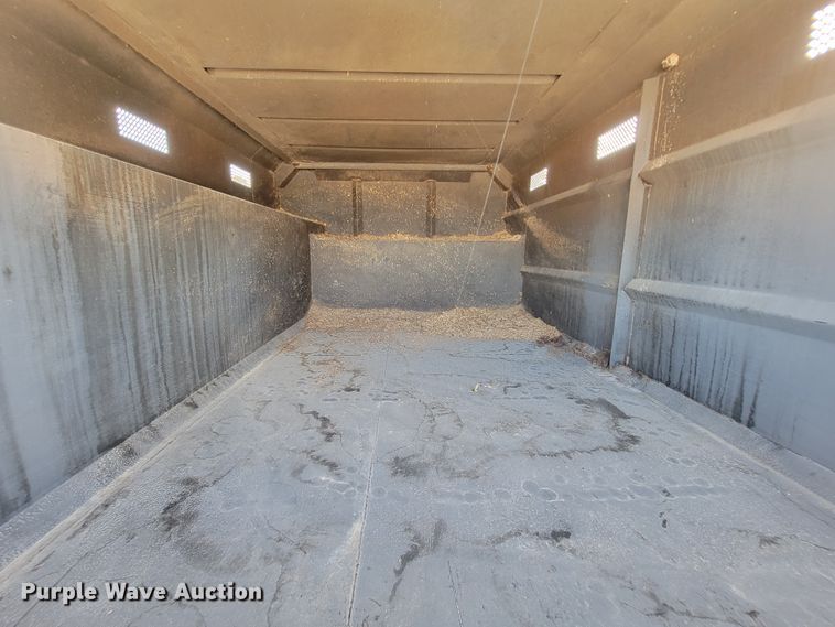 image for item KD9581 2002 Chevrolet C7500  forestry bucket truck