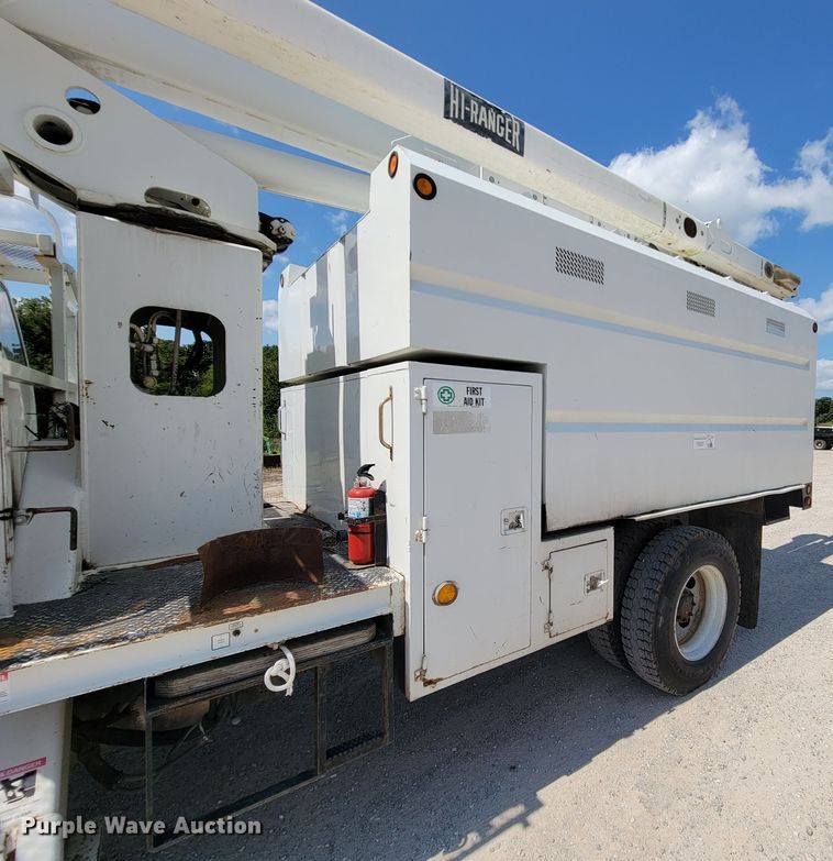 image for item KD9581 2002 Chevrolet C7500  forestry bucket truck