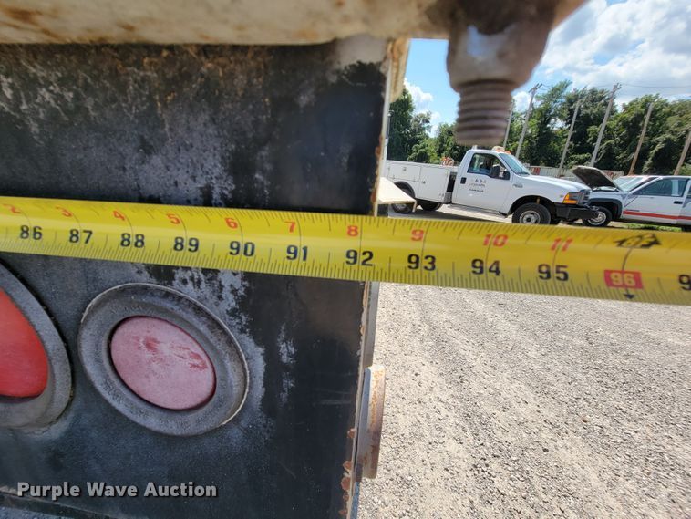 image for item KD9581 2002 Chevrolet C7500  forestry bucket truck