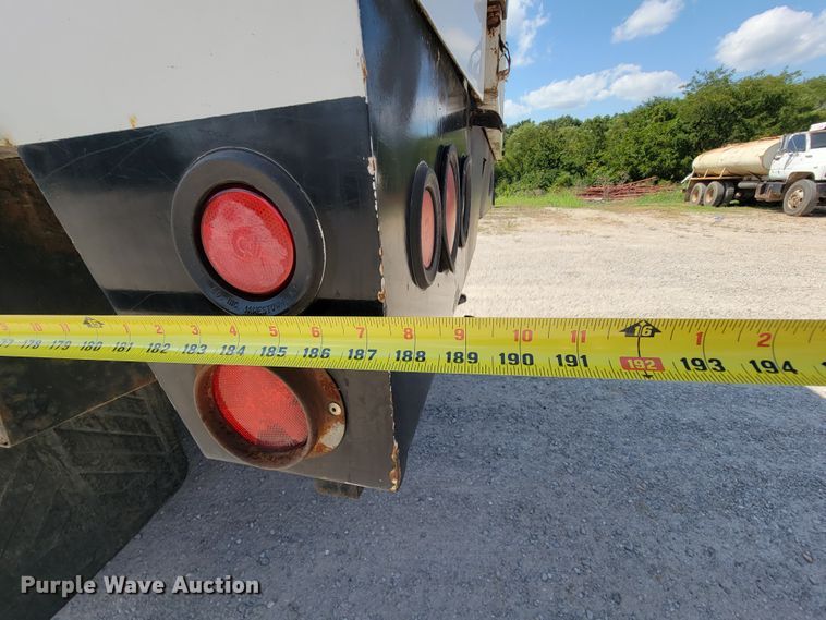 image for item KD9581 2002 Chevrolet C7500  forestry bucket truck