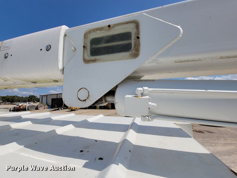 image for item KD9581 2002 Chevrolet C7500  forestry bucket truck