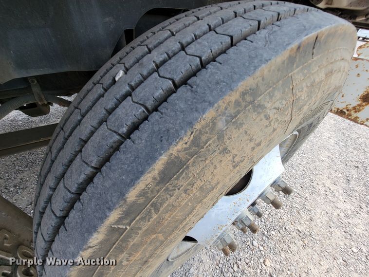 image for item KD9581 2002 Chevrolet C7500  forestry bucket truck