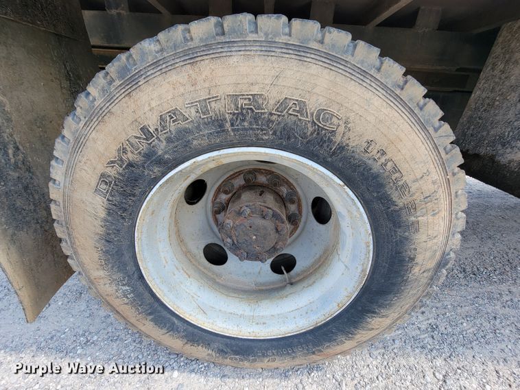 image for item KD9581 2002 Chevrolet C7500  forestry bucket truck