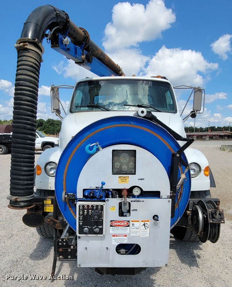 image for item KD9582 2005 Sterling L7500  sewer jetter truck