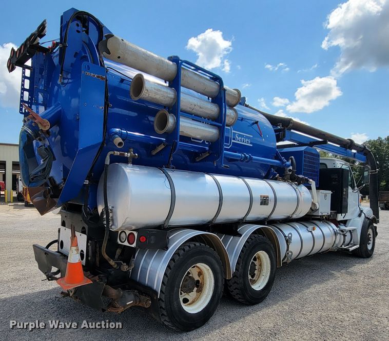 image for item KD9582 2005 Sterling L7500  sewer jetter truck