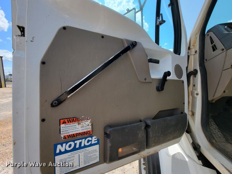 image for item KD9582 2005 Sterling L7500  sewer jetter truck