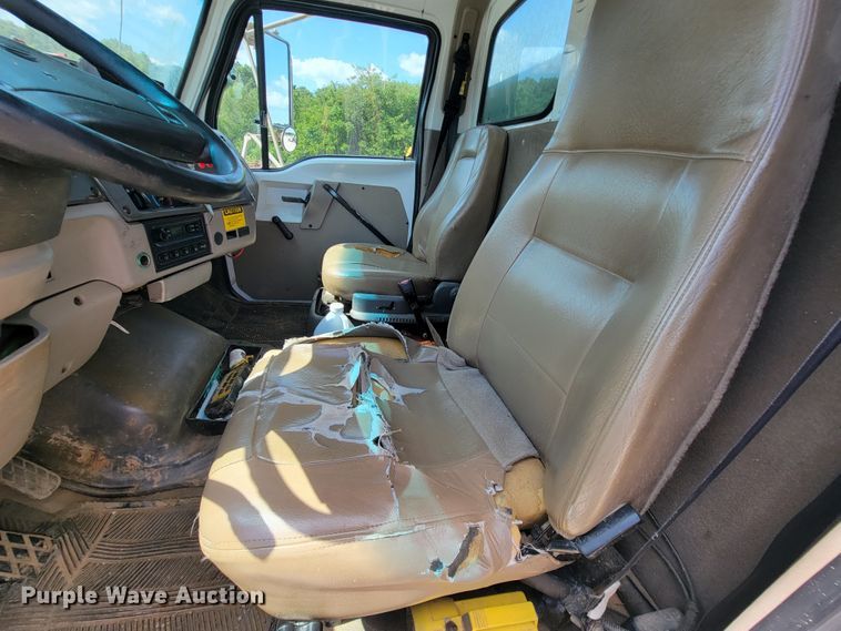 image for item KD9582 2005 Sterling L7500  sewer jetter truck