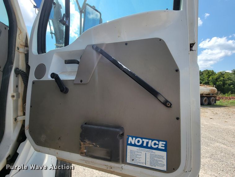 image for item KD9582 2005 Sterling L7500  sewer jetter truck