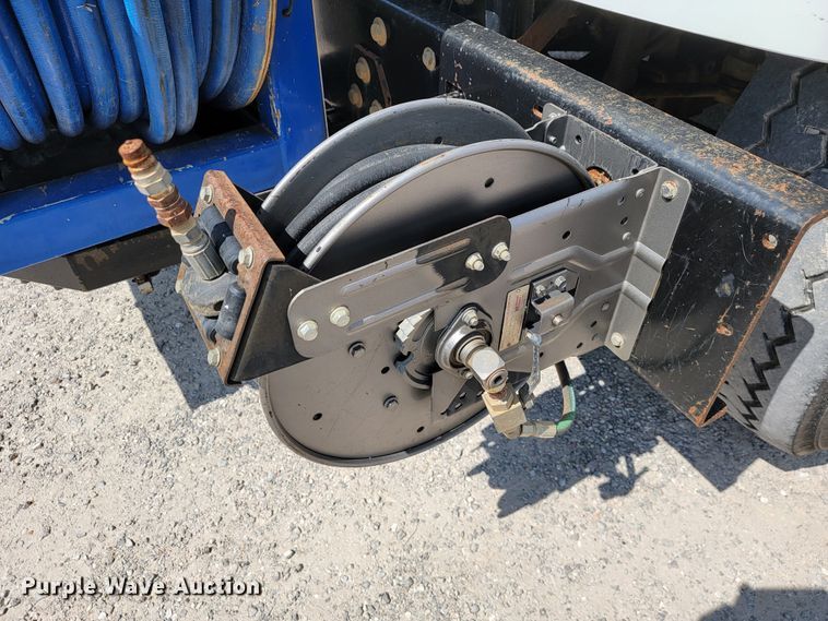 image for item KD9582 2005 Sterling L7500  sewer jetter truck