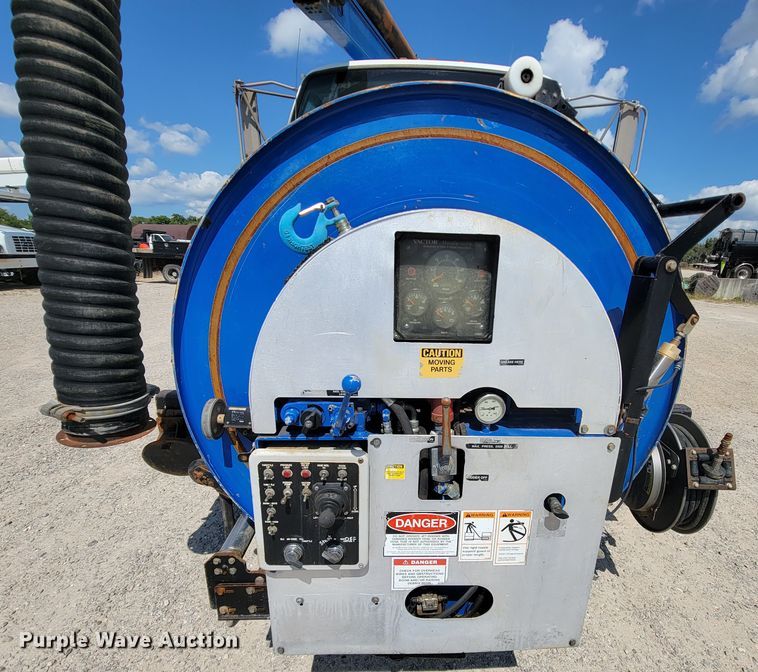 image for item KD9582 2005 Sterling L7500  sewer jetter truck