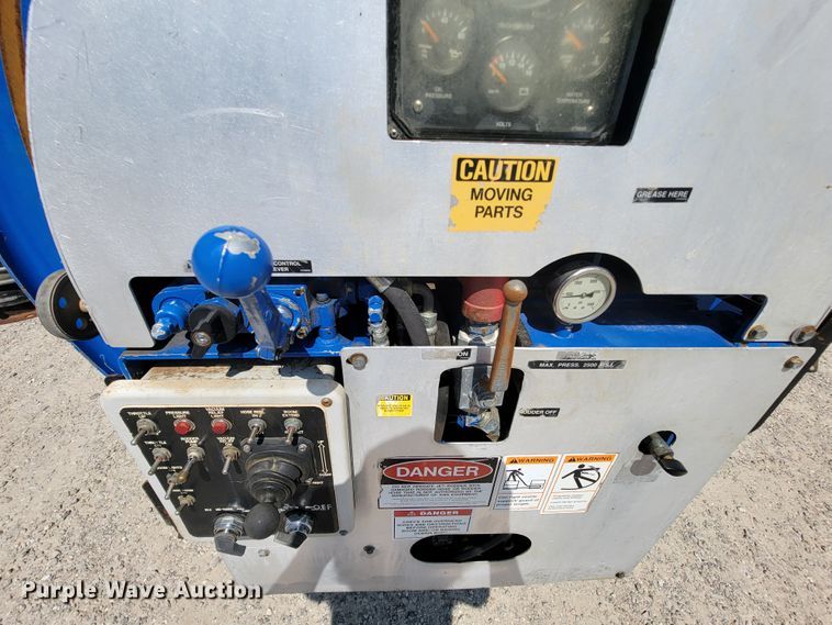 image for item KD9582 2005 Sterling L7500  sewer jetter truck